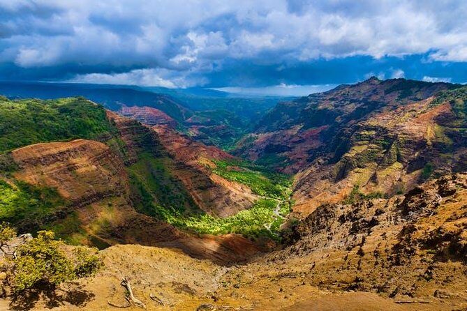 Kauai Cruise Ship Shore Excursion Journey to Waimea Canyon - Spouting Horn at Poʻipu: a 50-foot blowhole show