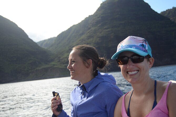 Private Na Pali Coast Tour - Close-Up Sea Caves and Waterfalls: Why the Boat Size Matters